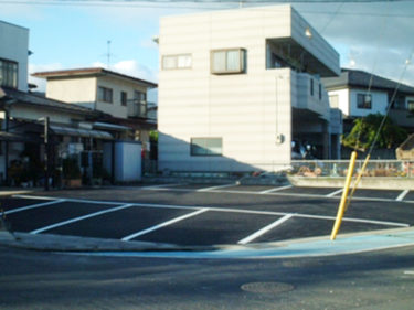 店舗駐車場アスファルト工事
