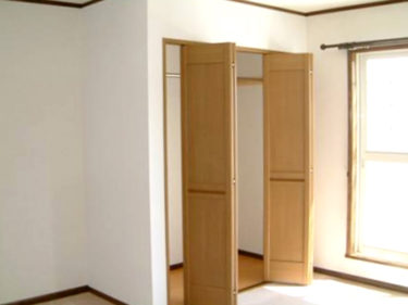 寝室クローゼット収納の新設